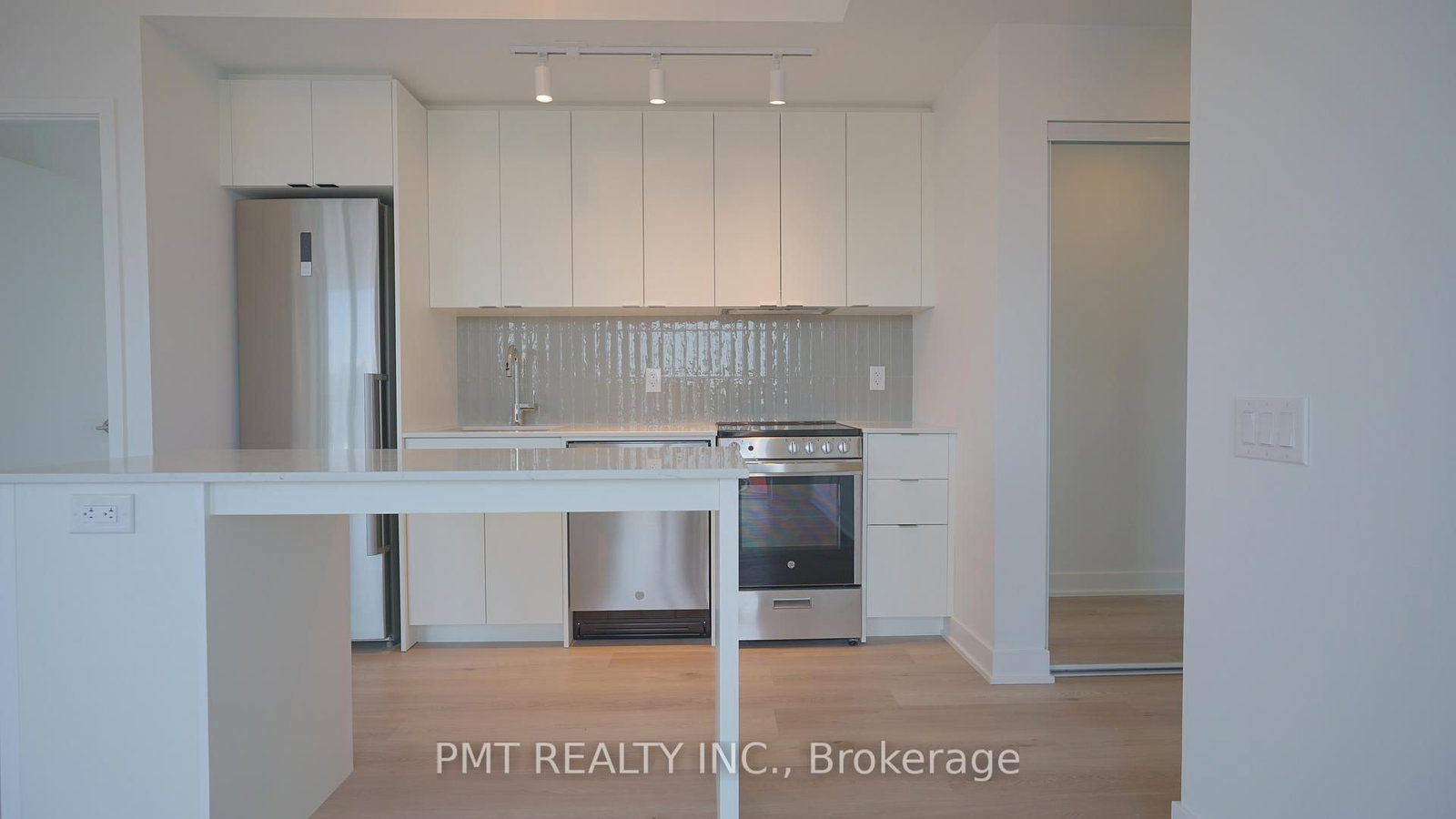 1660 Bloor Street W, Unit 911 - Photo 8