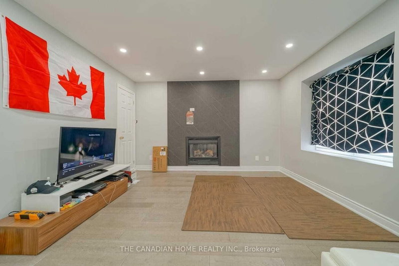 64 Somerset Dr, Brampton, L6Z 1C5 | Image 3