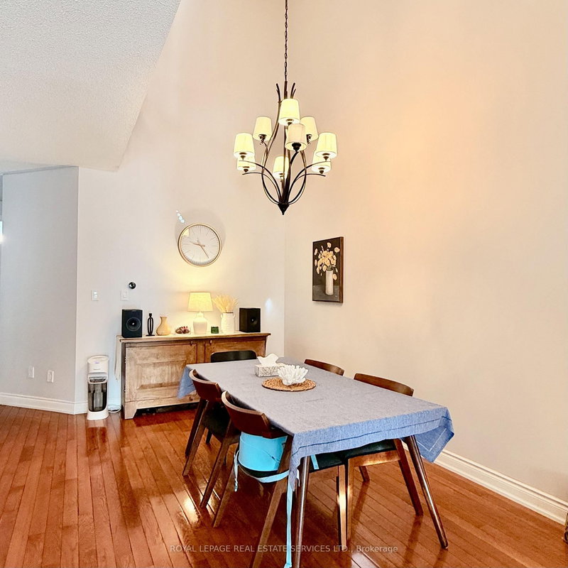 40 CHESTER St, Oakville, L6H 6G8 | Image 3