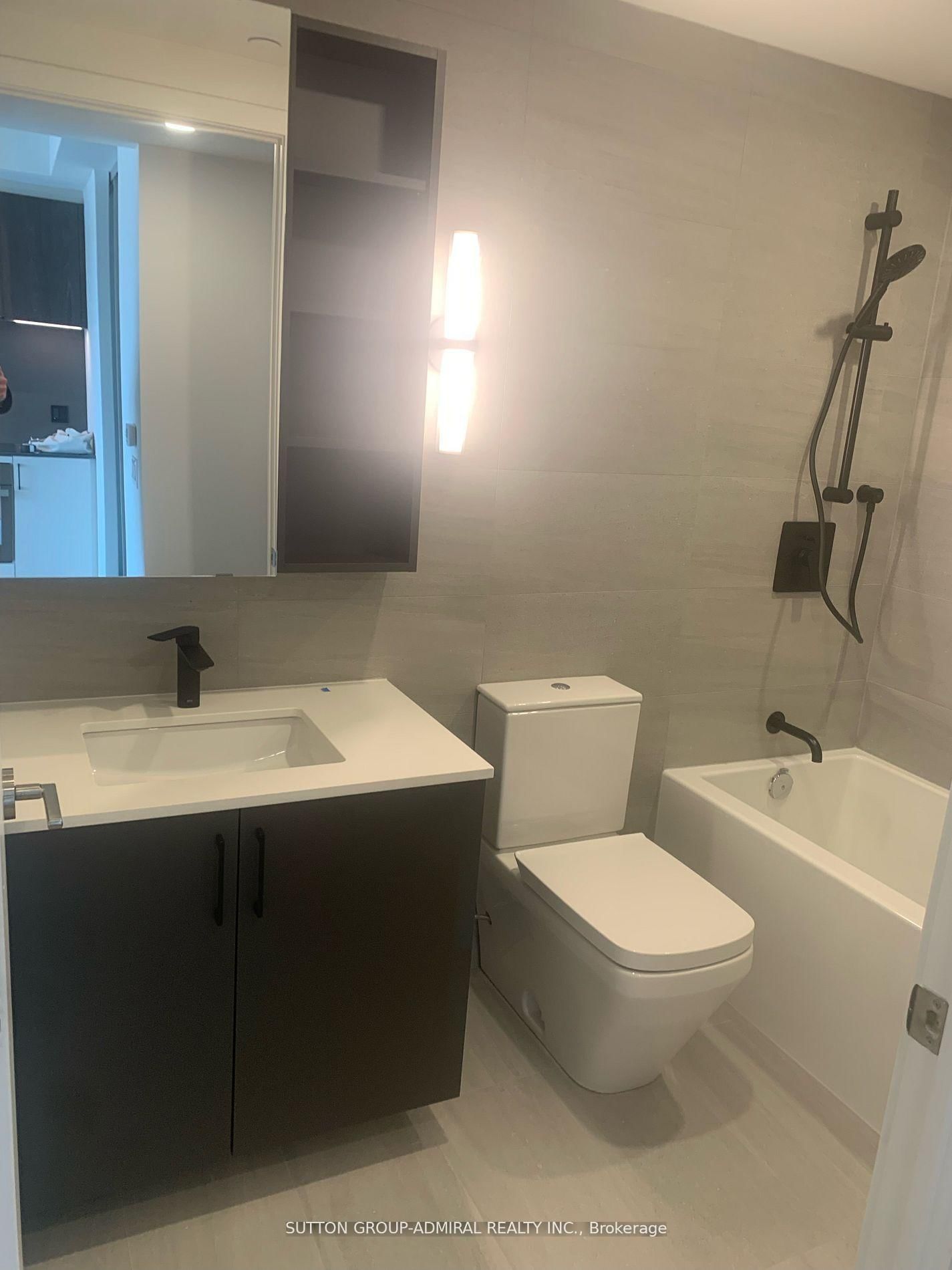 689 The Queensway, Unit 522 - Photo 3