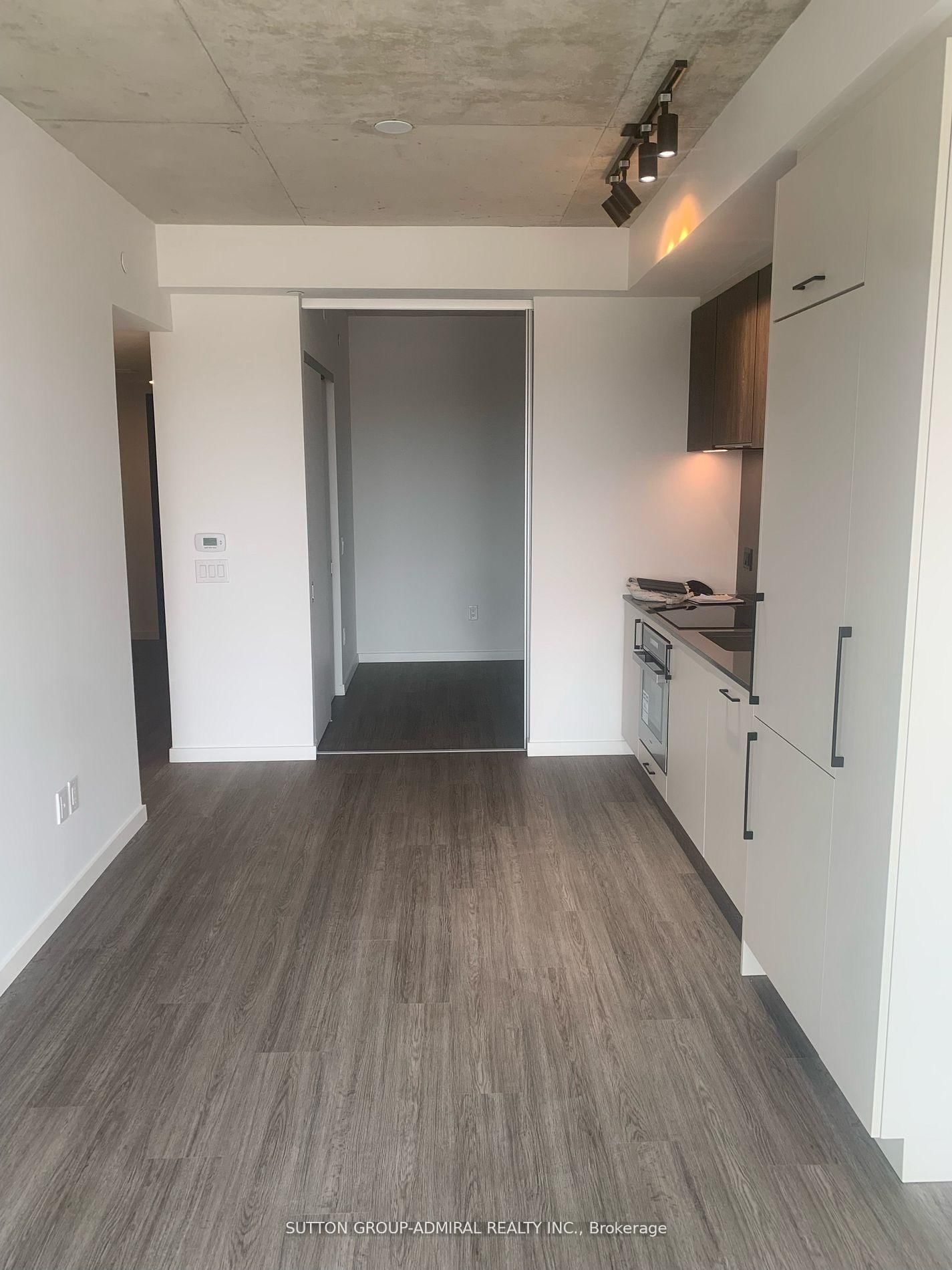 Condo for lease at 522-689 The Queensway, Toronto, Ontario, M8Y 0C8 - Stonegate-Queensway - MLS: W12984422