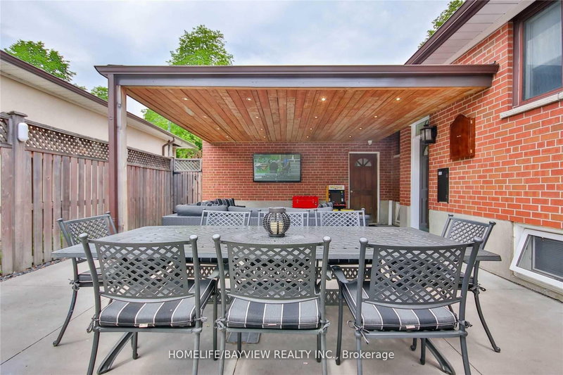 72 Keegan (Lower) Cres, Toronto, M3J 1G2 | Image 3