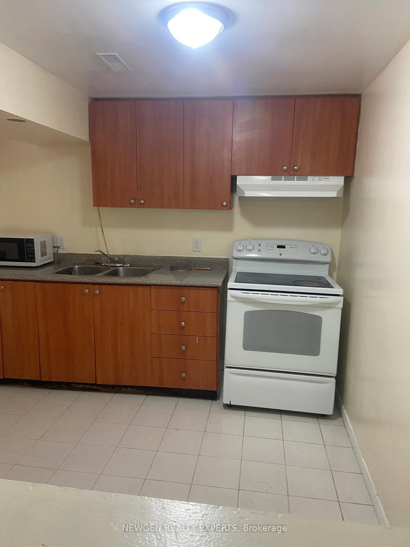 Bsmnt - 4575 Guildwood Way W, Mississauga, L5R 1Z2 | Image 2