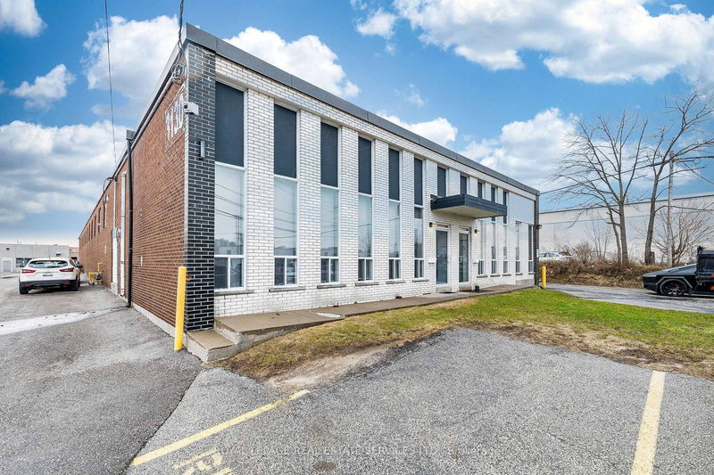 3130 Universal Dr, Mississauga, L4X 2C8 | Image 2