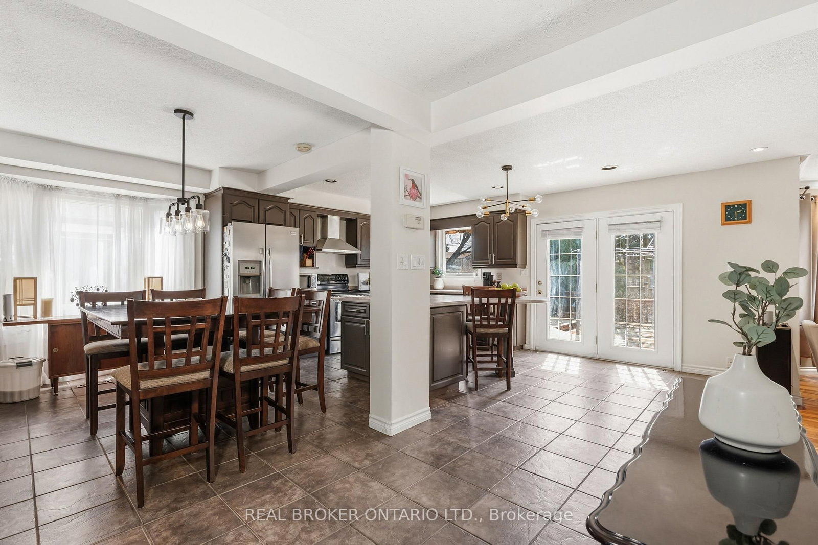 Detached House for sale at 18 Cotswold Court, Halton Hills, Ontario, L7G 5E5 - Georgetown - MLS: W12984736