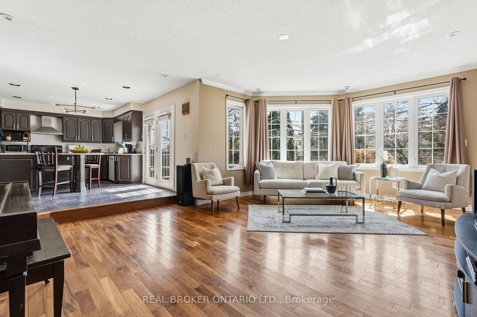 Detached House for sale at 18 Cotswold Court, Halton Hills, Ontario, L7G 5E5 - Georgetown - MLS: W12984736