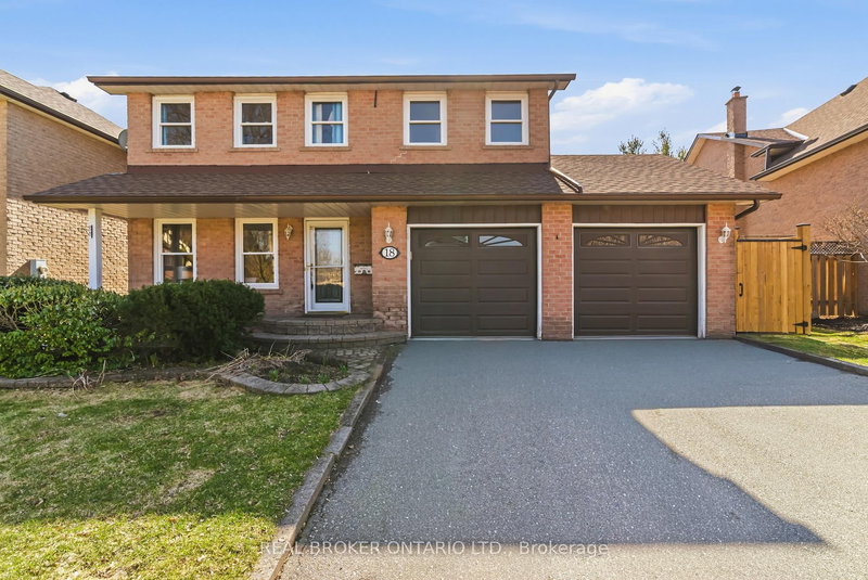 18 Cotswold Crt, Halton Hills, L7G 5E5 | Image 2