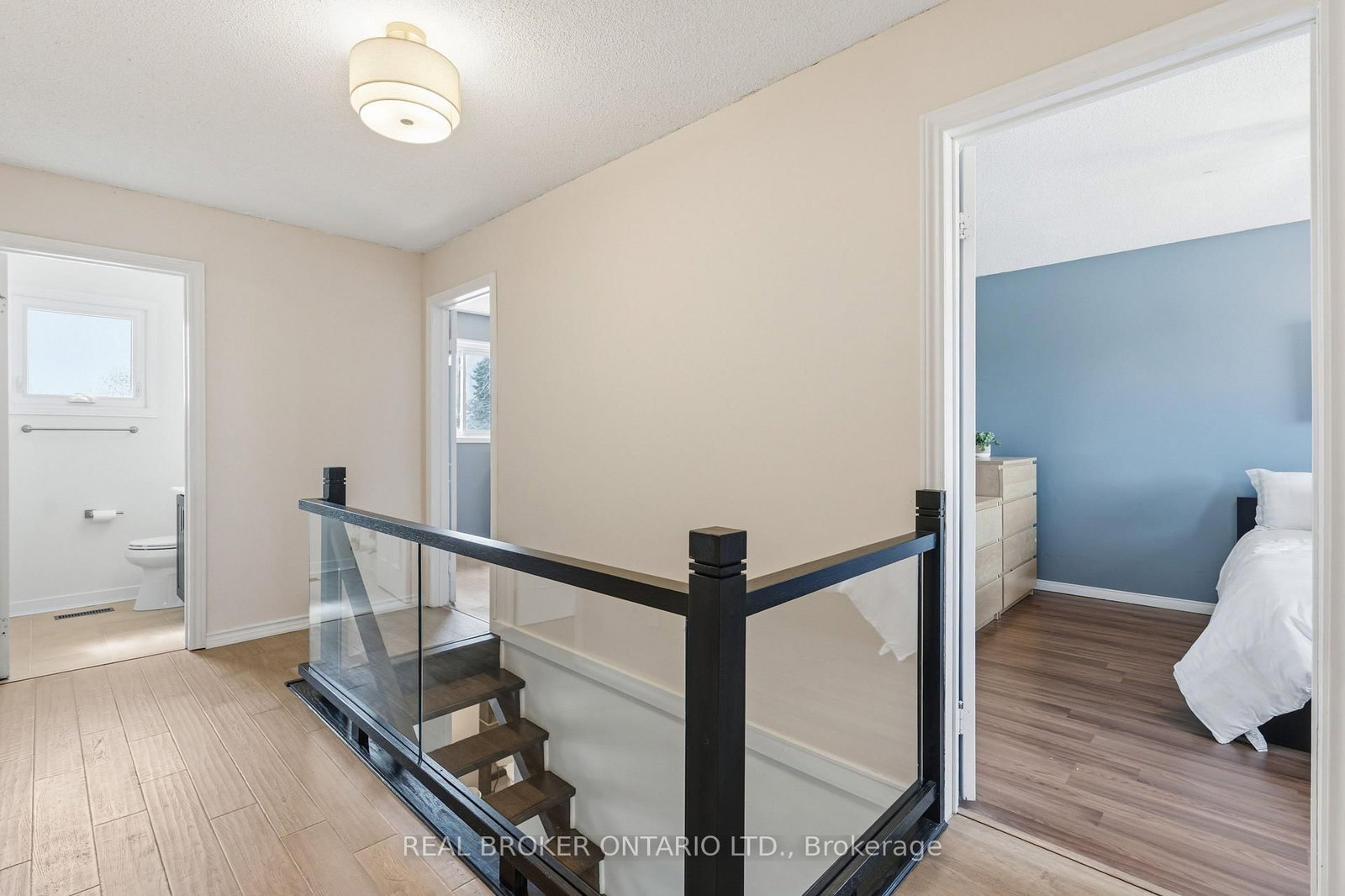 Detached House for sale at 18 Cotswold Court, Halton Hills, Ontario, L7G 5E5 - Georgetown - MLS: W12984736