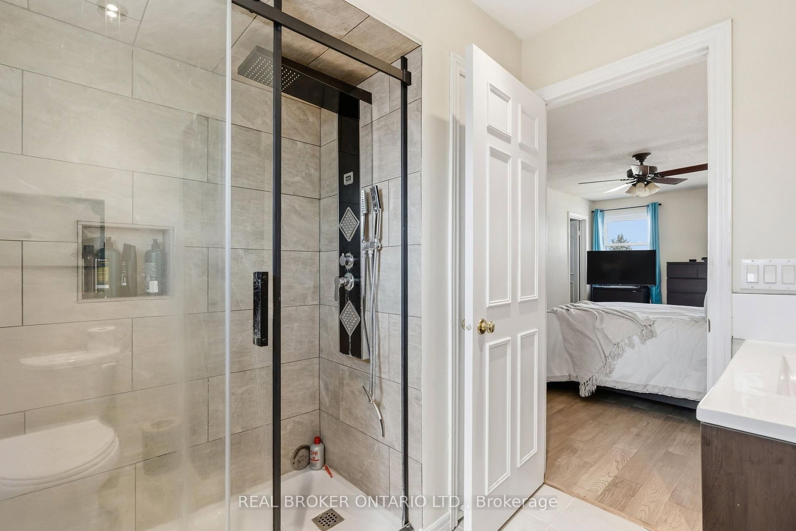 Detached House for sale at 18 Cotswold Court, Halton Hills, Ontario, L7G 5E5 - Georgetown - MLS: W12984736