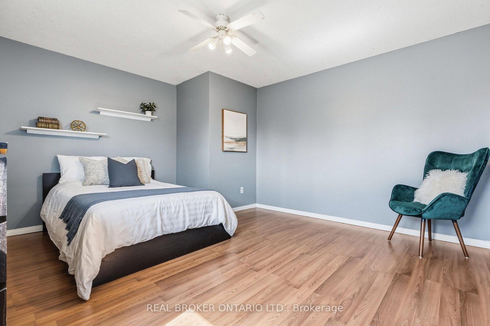 Detached House for sale at 18 Cotswold Court, Halton Hills, Ontario, L7G 5E5 - Georgetown - MLS: W12984736