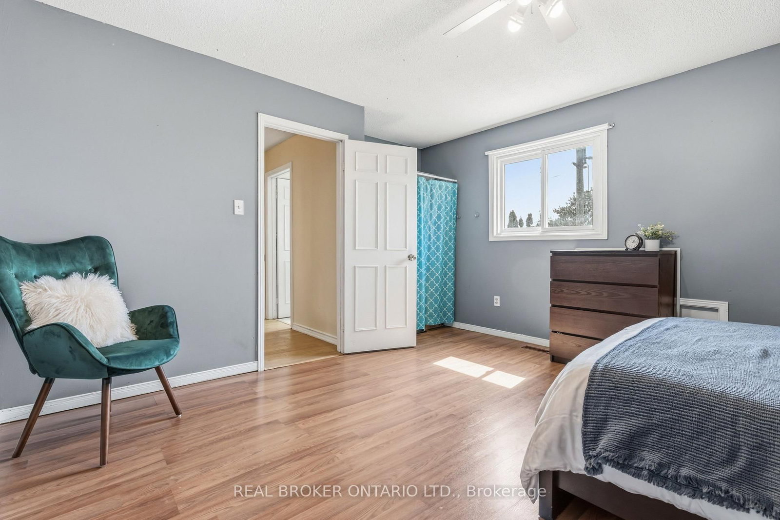 Detached House for sale at 18 Cotswold Court, Halton Hills, Ontario, L7G 5E5 - Georgetown - MLS: W12984736