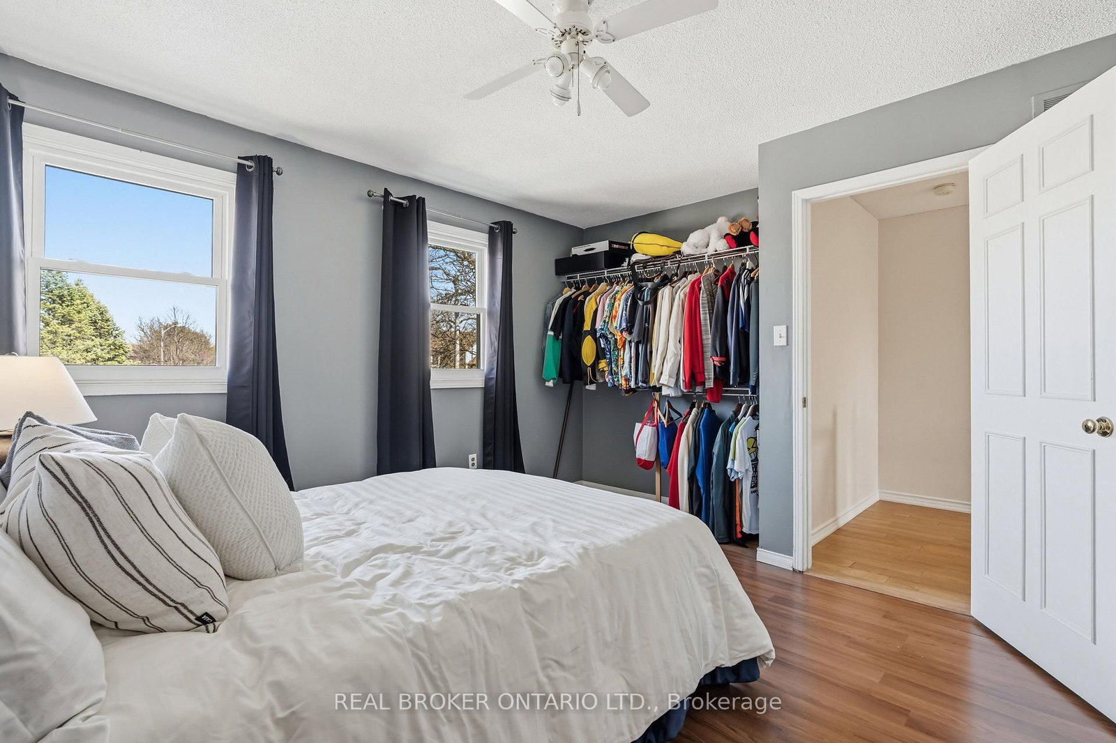 Detached House for sale at 18 Cotswold Court, Halton Hills, Ontario, L7G 5E5 - Georgetown - MLS: W12984736