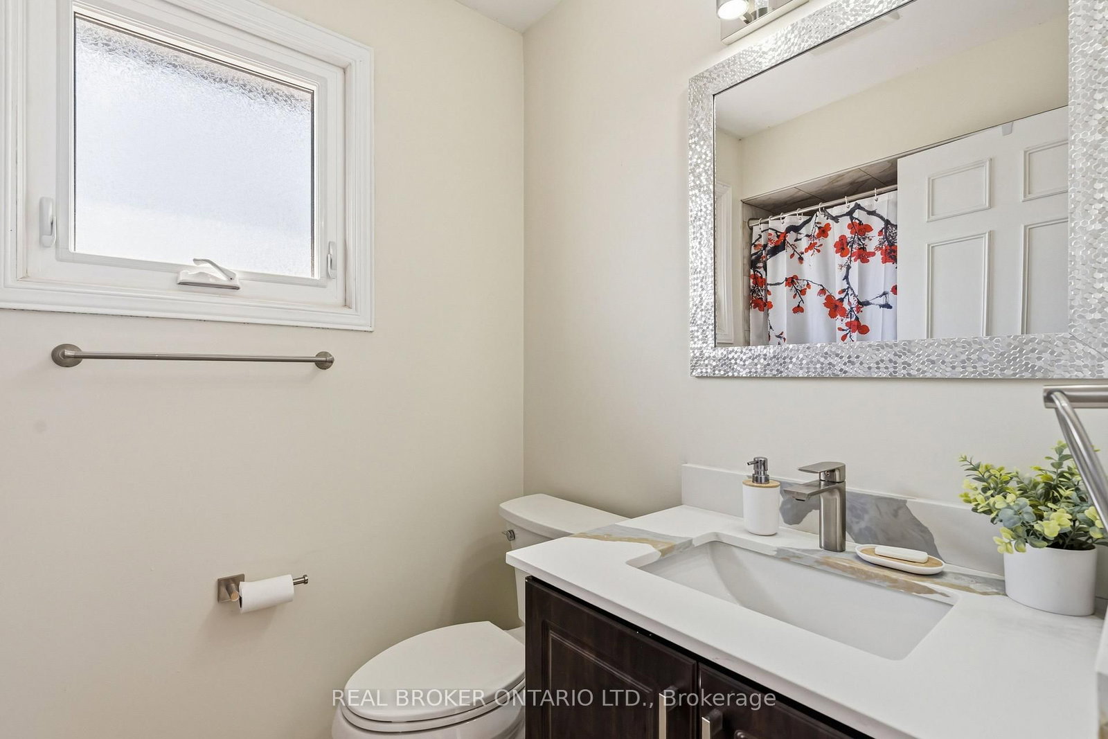 Detached House for sale at 18 Cotswold Court, Halton Hills, Ontario, L7G 5E5 - Georgetown - MLS: W12984736