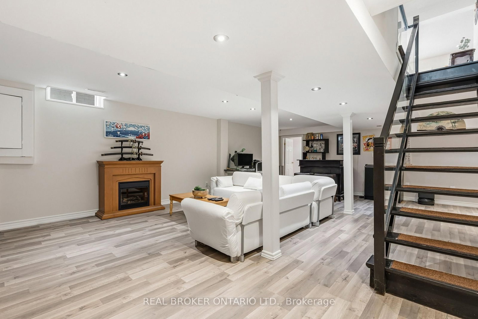 Detached House for sale at 18 Cotswold Court, Halton Hills, Ontario, L7G 5E5 - Georgetown - MLS: W12984736