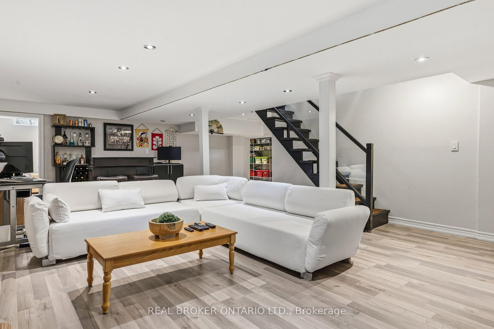 Detached House for sale at 18 Cotswold Court, Halton Hills, Ontario, L7G 5E5 - Georgetown - MLS: W12984736