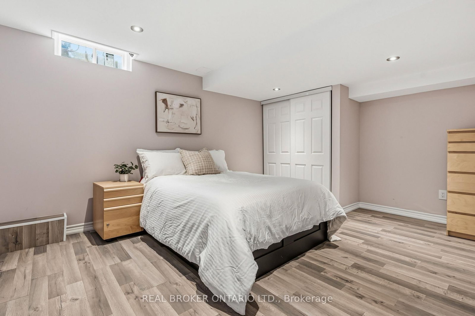 Detached House for sale at 18 Cotswold Court, Halton Hills, Ontario, L7G 5E5 - Georgetown - MLS: W12984736