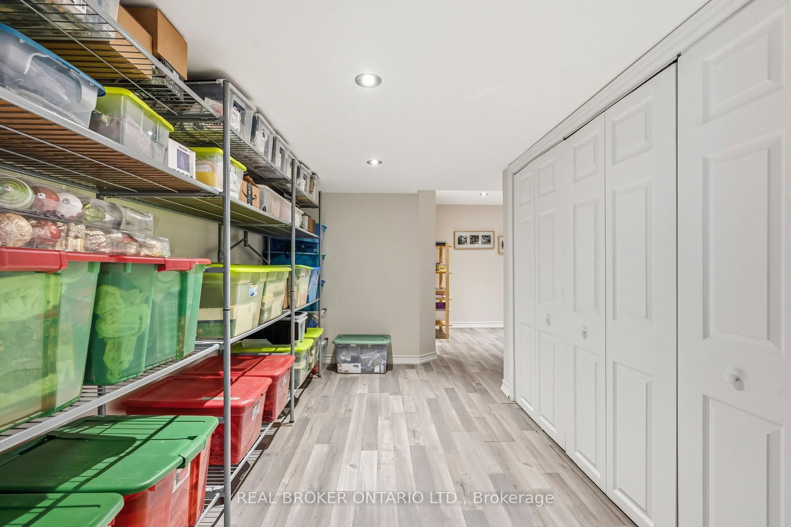 Detached House for sale at 18 Cotswold Court, Halton Hills, Ontario, L7G 5E5 - Georgetown - MLS: W12984736