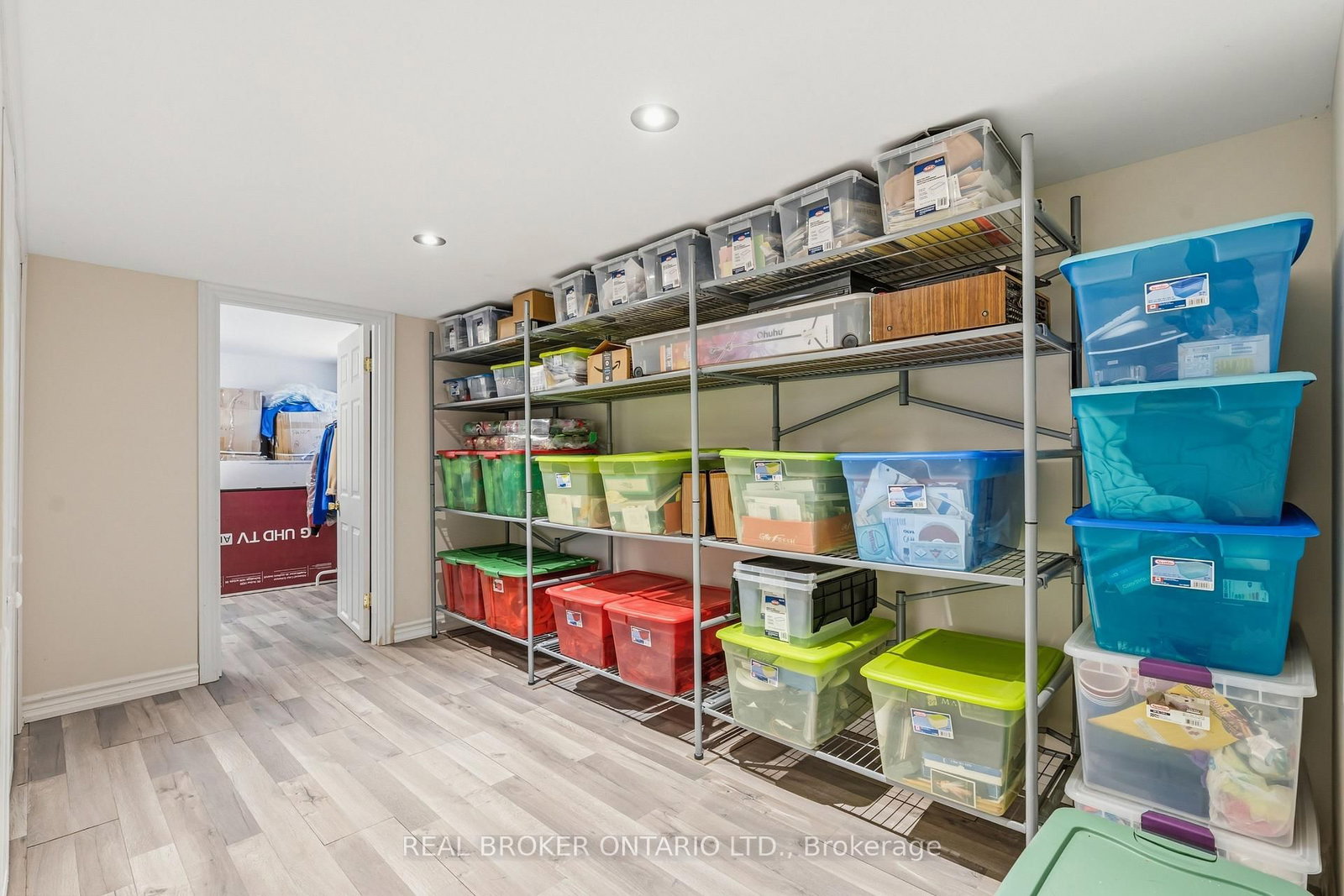 Detached House for sale at 18 Cotswold Court, Halton Hills, Ontario, L7G 5E5 - Georgetown - MLS: W12984736