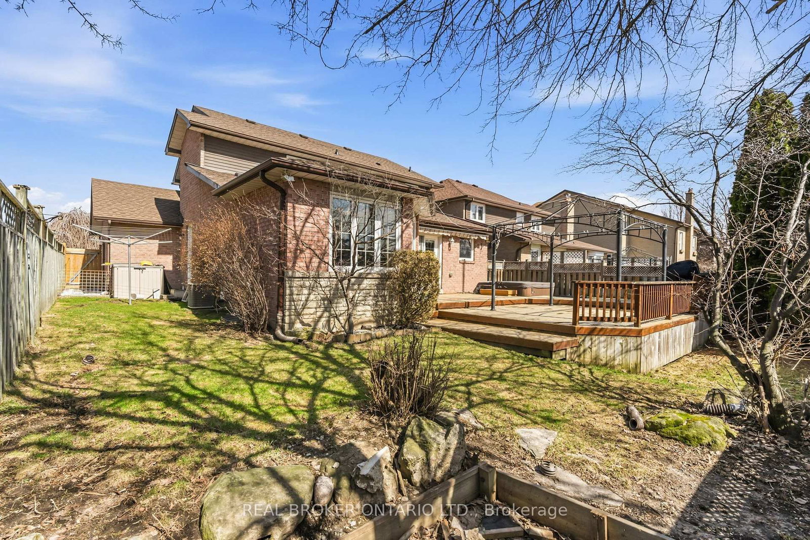 Detached House for sale at 18 Cotswold Court, Halton Hills, Ontario, L7G 5E5 - Georgetown - MLS: W12984736