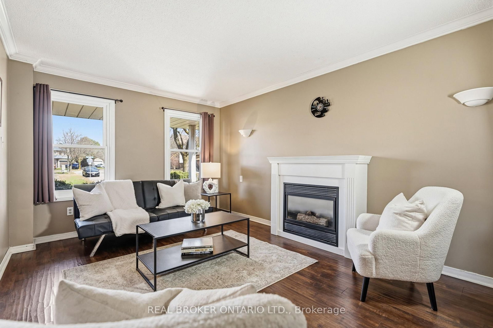 Detached House for sale at 18 Cotswold Court, Halton Hills, Ontario, L7G 5E5 - Georgetown - MLS: W12984736