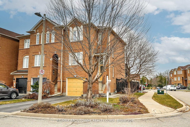 408 Fairgate Way, Oakville, Ontario