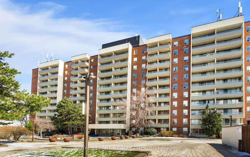 1004 - 1 Four Winds Dr, Toronto, M3J 2T1 | Image 2