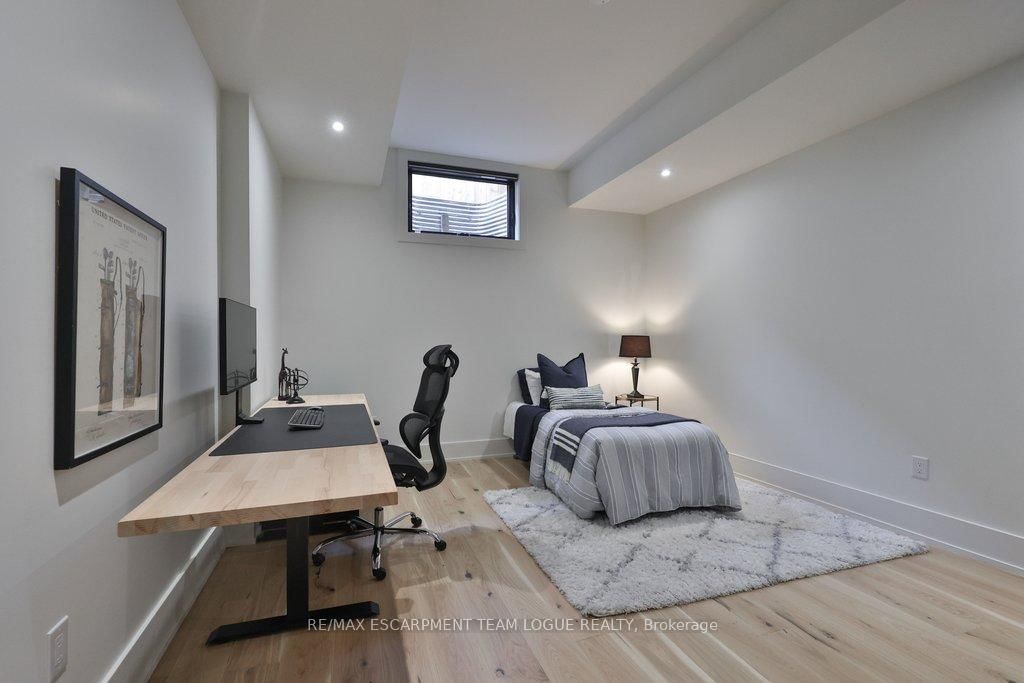 4482 Cosburn Crescent - Photo 34