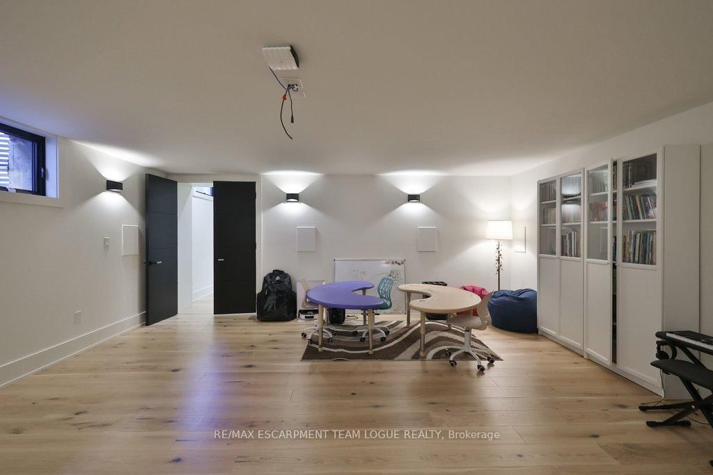 4482 Cosburn Crescent - Photo 36