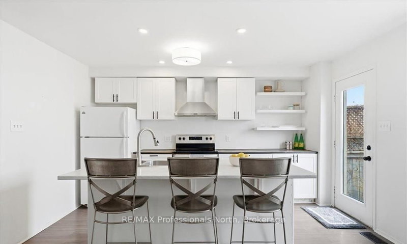 98 Roxton Rd, Oakville, L6H 6V4 | Image 2