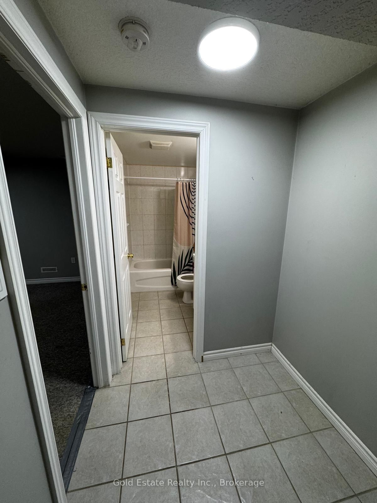 1387 Marshall Crescent, Unit LOWER - Photo 14