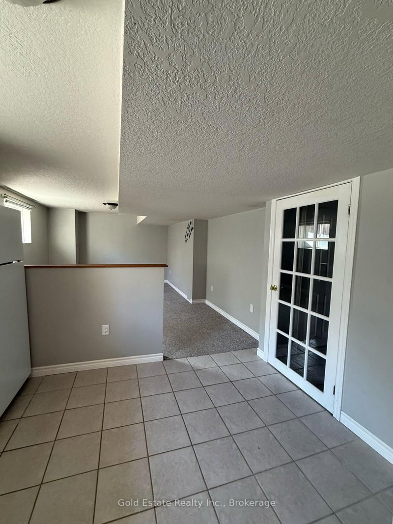 LOWER - 1387 Marshall Cres, Milton, L9T 6N4 | Image 3