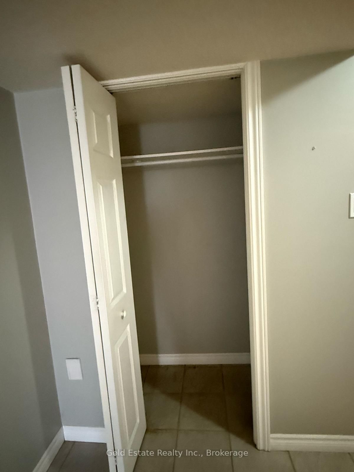 1387 Marshall Crescent, Unit LOWER - Photo 5