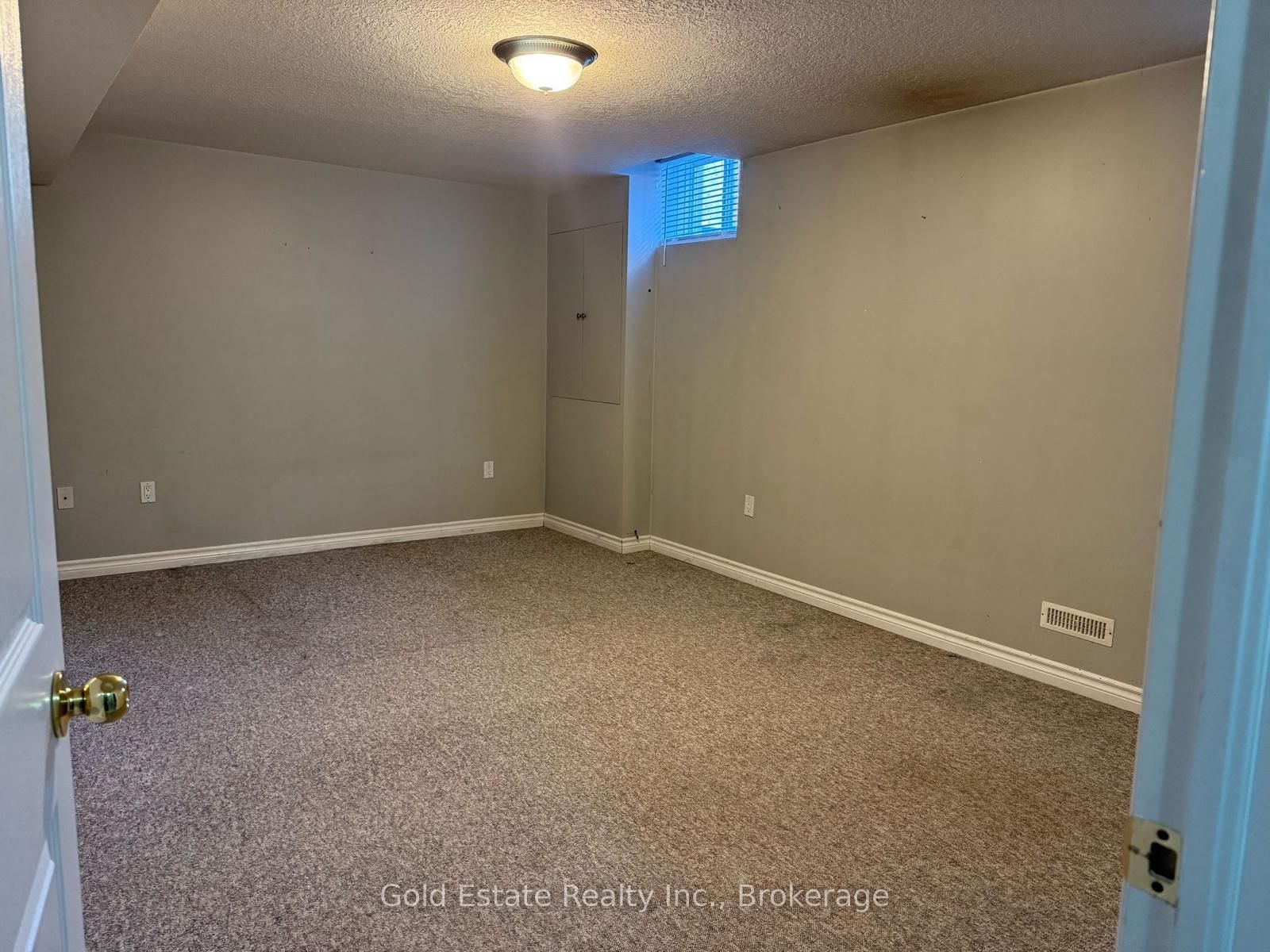 1387 Marshall Crescent, Unit LOWER - Photo 8