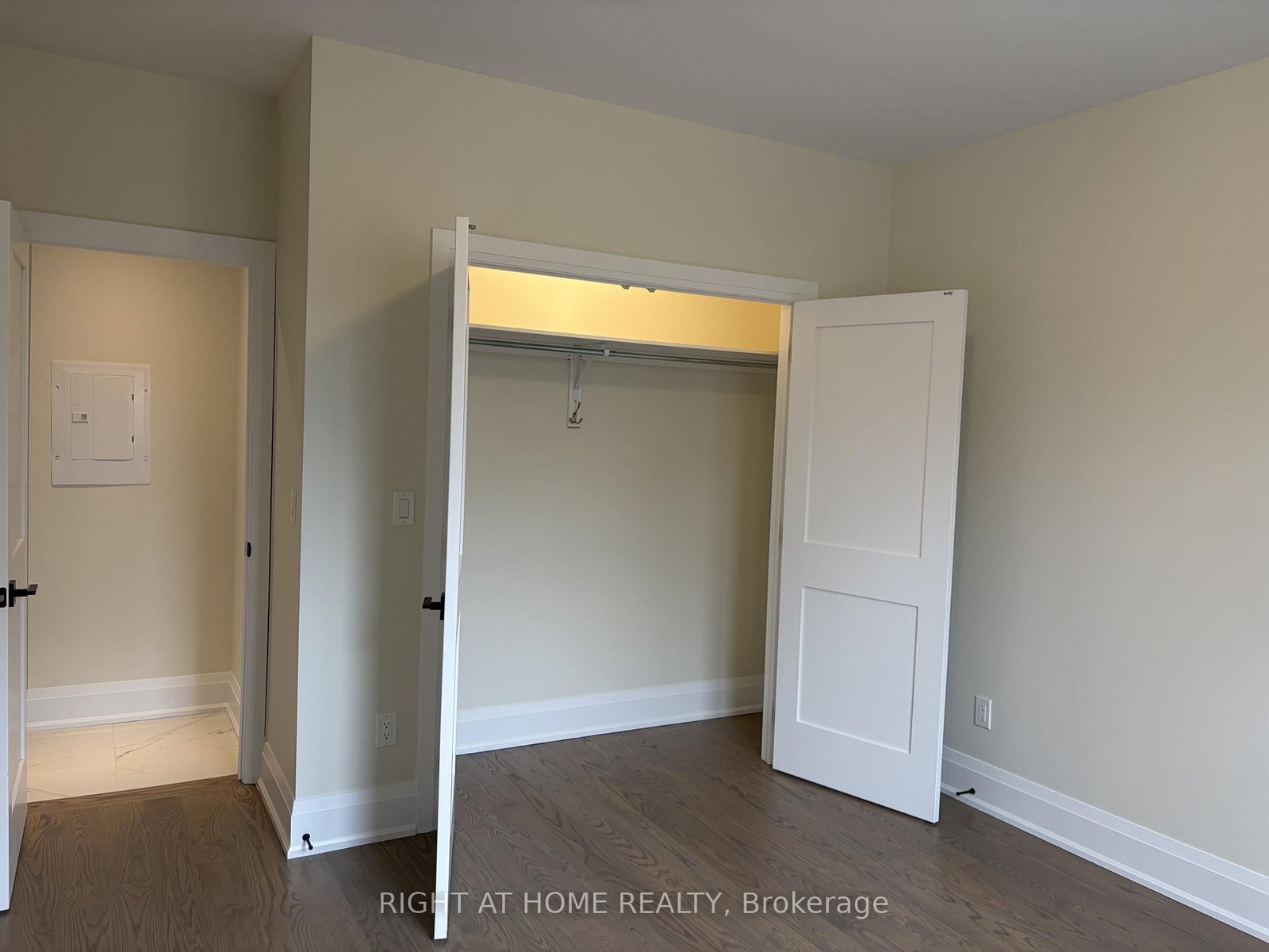 225 Mcroberts Avenue, Unit Apt 2 - Photo 8