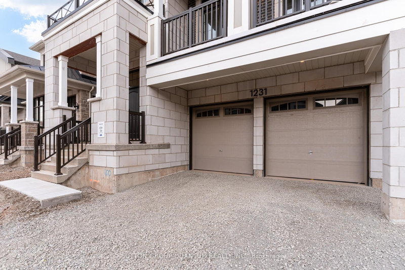 1231 Black Bear Tr, Oakville, L6H 8B2 | Image 3