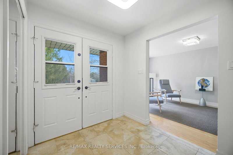 38 Marilyn St, Caledon, L7C 1H5 | Image 3