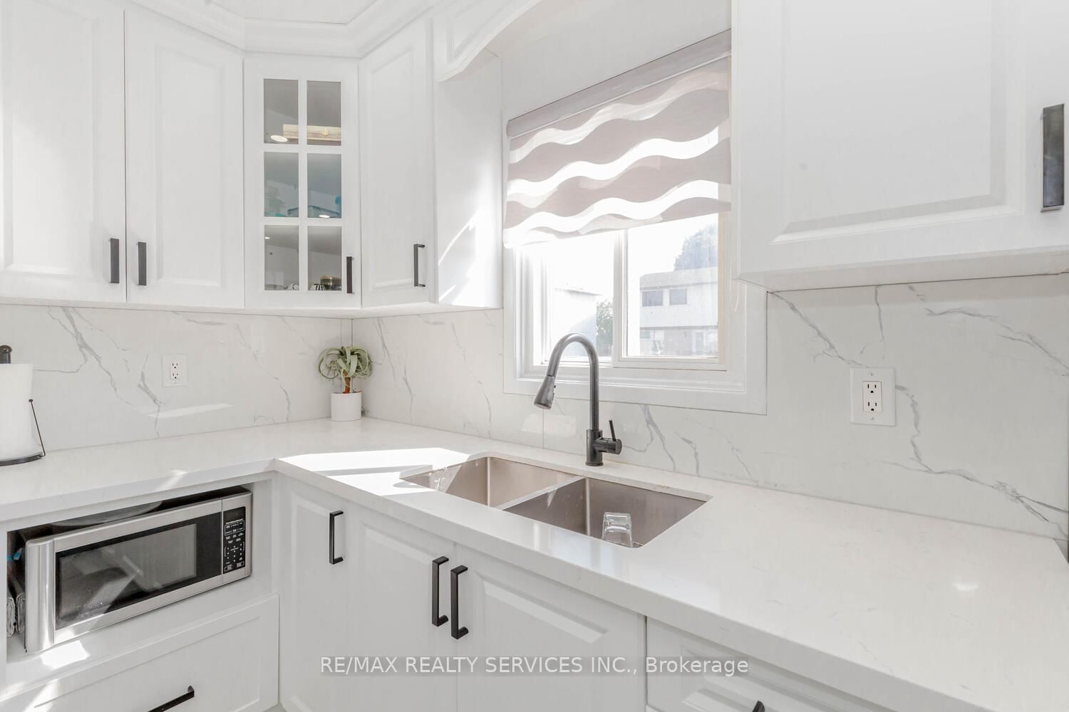 Detached House for sale at 13 Greenbush Court, Brampton, Ontario, L6S 2K2 - Northgate - MLS: W12985234