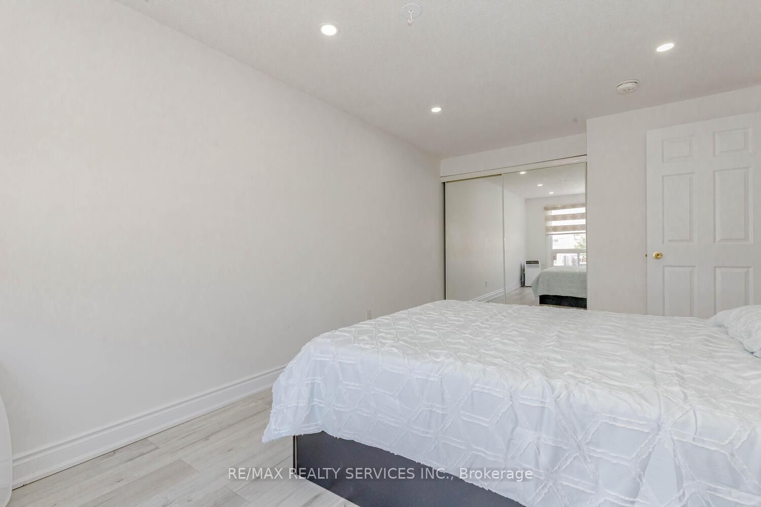 Detached House for sale at 13 Greenbush Court, Brampton, Ontario, L6S 2K2 - Northgate - MLS: W12985234