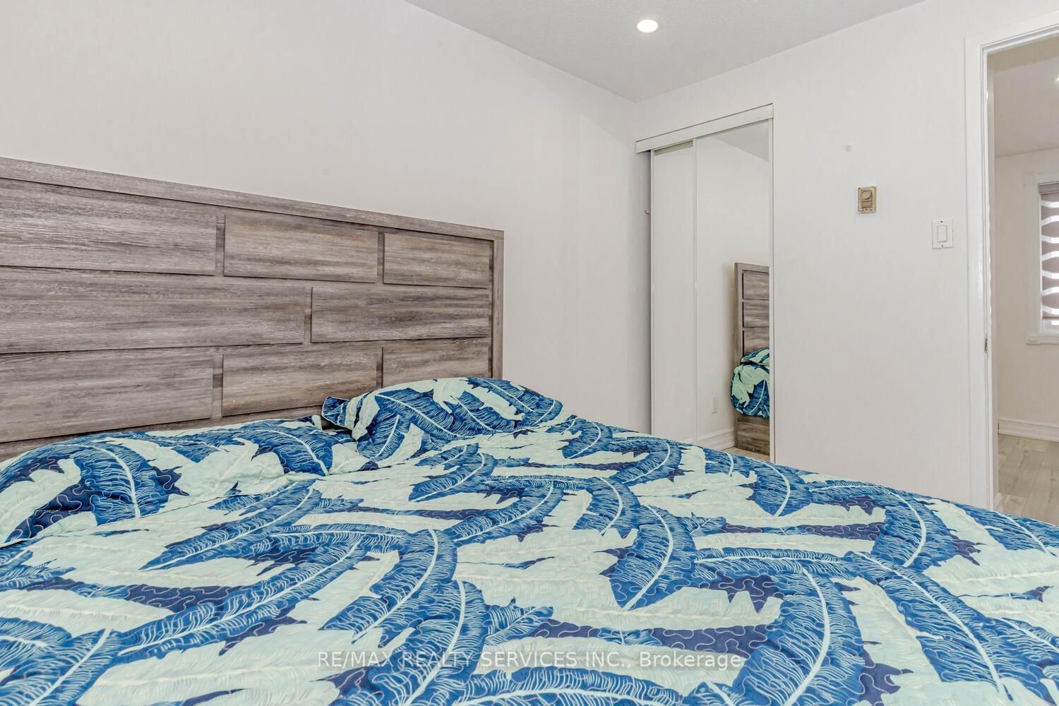 Detached House for sale at 13 Greenbush Court, Brampton, Ontario, L6S 2K2 - Northgate - MLS: W12985234