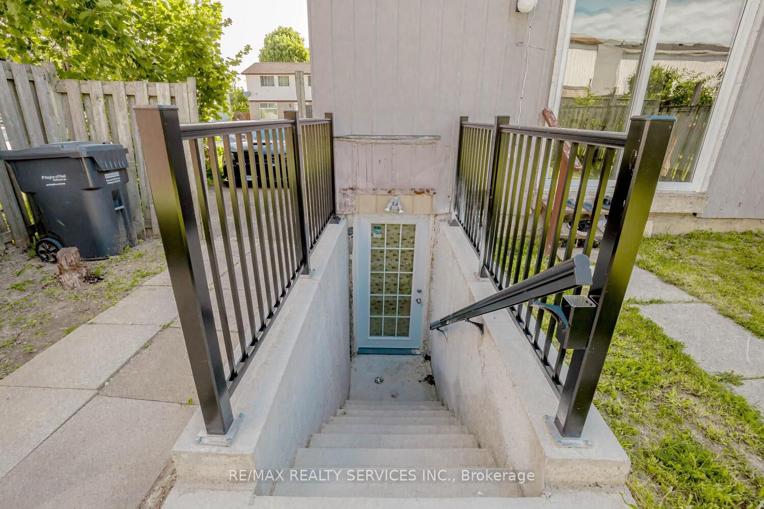 Detached House for sale at 13 Greenbush Court, Brampton, Ontario, L6S 2K2 - Northgate - MLS: W12985234