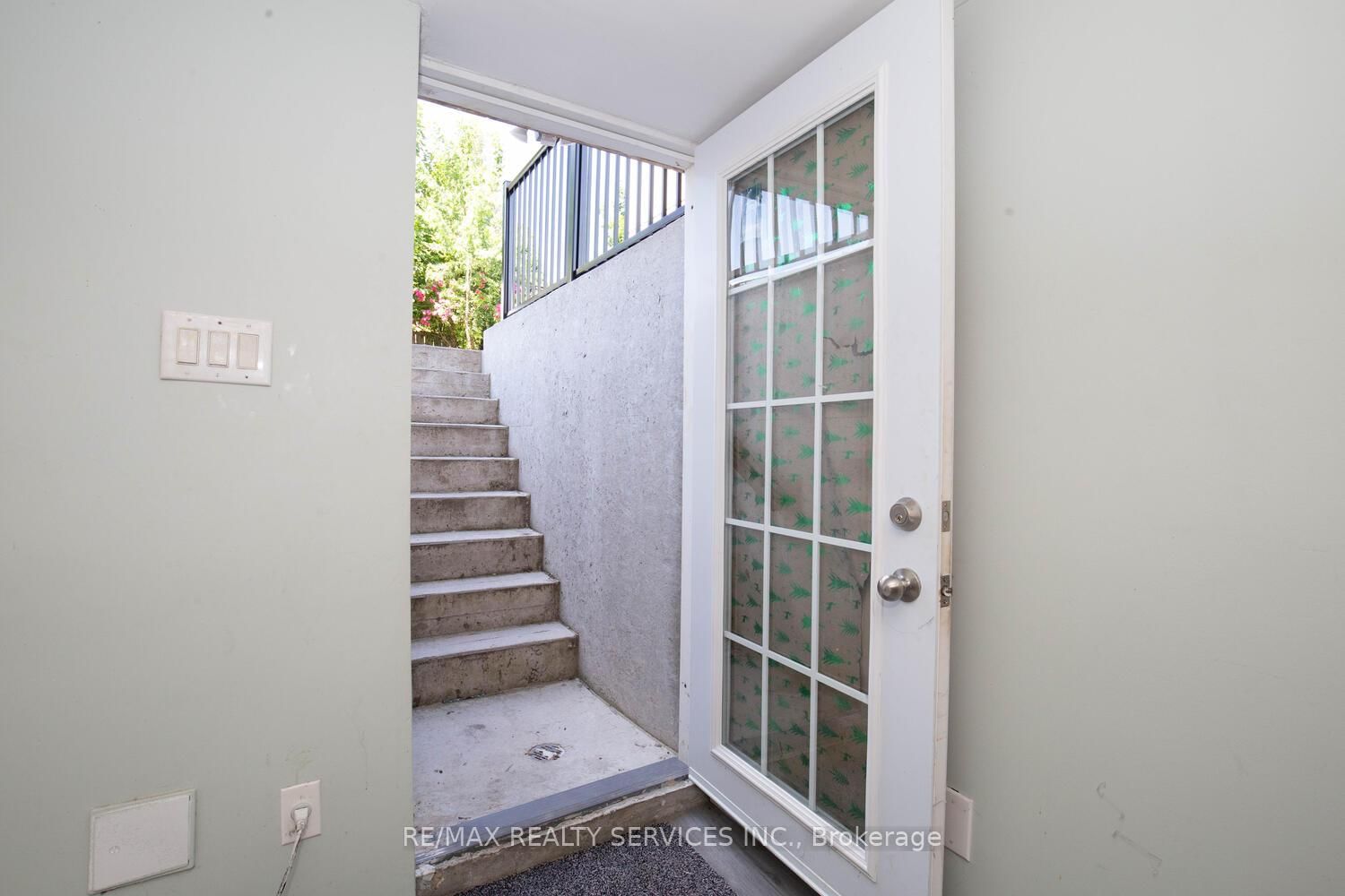 Detached House for sale at 13 Greenbush Court, Brampton, Ontario, L6S 2K2 - Northgate - MLS: W12985234