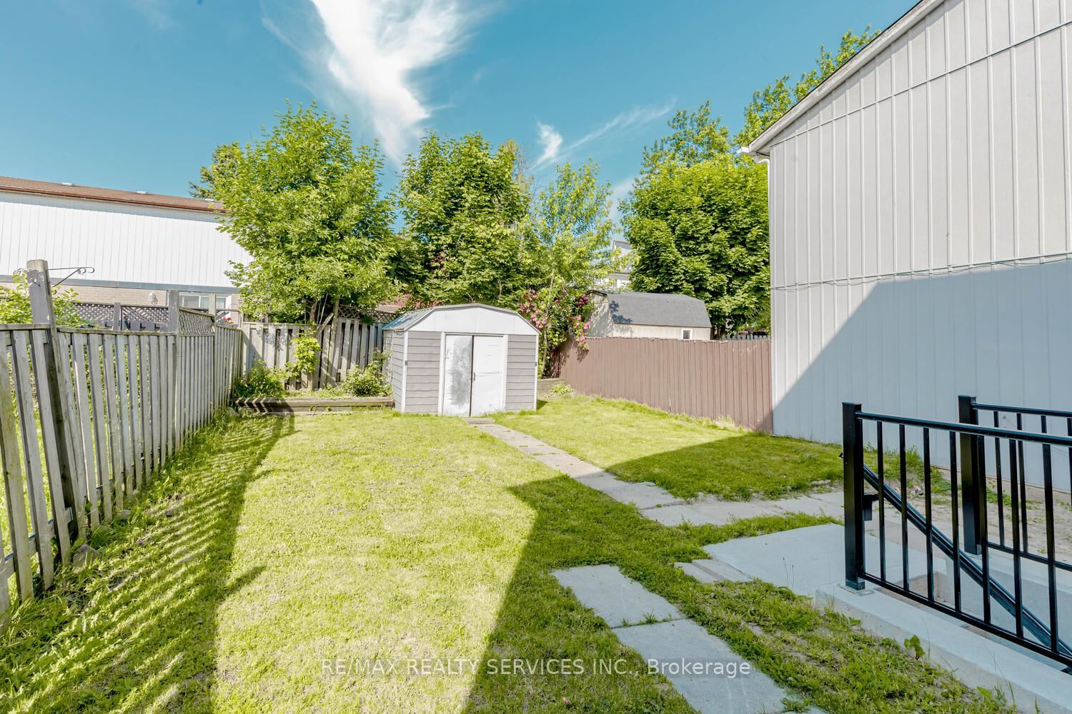 Detached House for sale at 13 Greenbush Court, Brampton, Ontario, L6S 2K2 - Northgate - MLS: W12985234