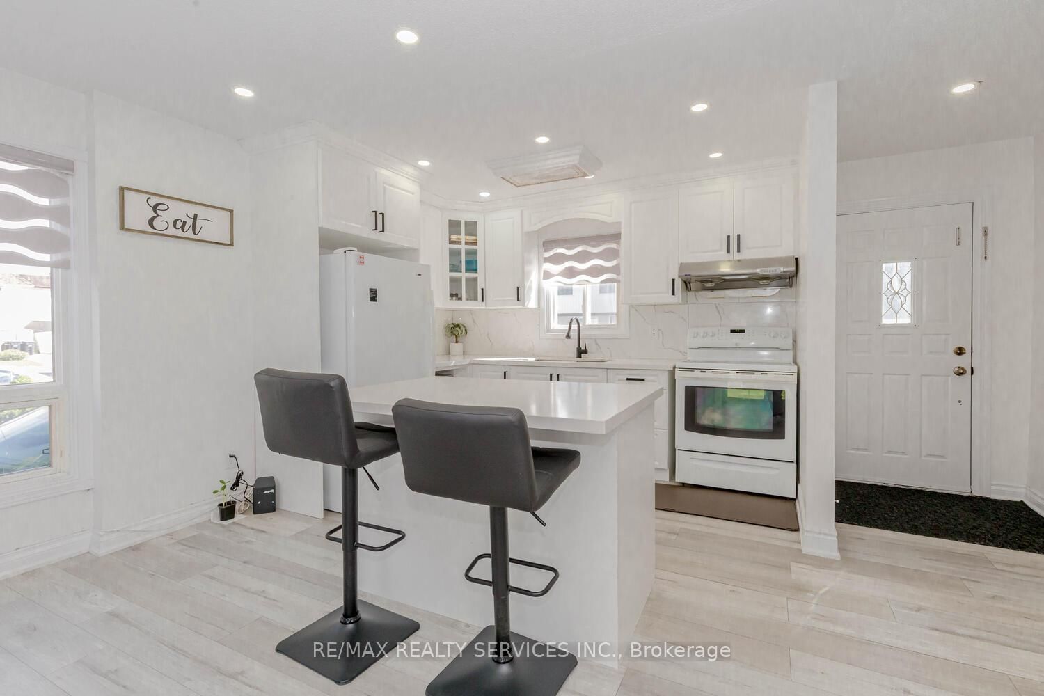 Detached House for sale at 13 Greenbush Court, Brampton, Ontario, L6S 2K2 - Northgate - MLS: W12985234