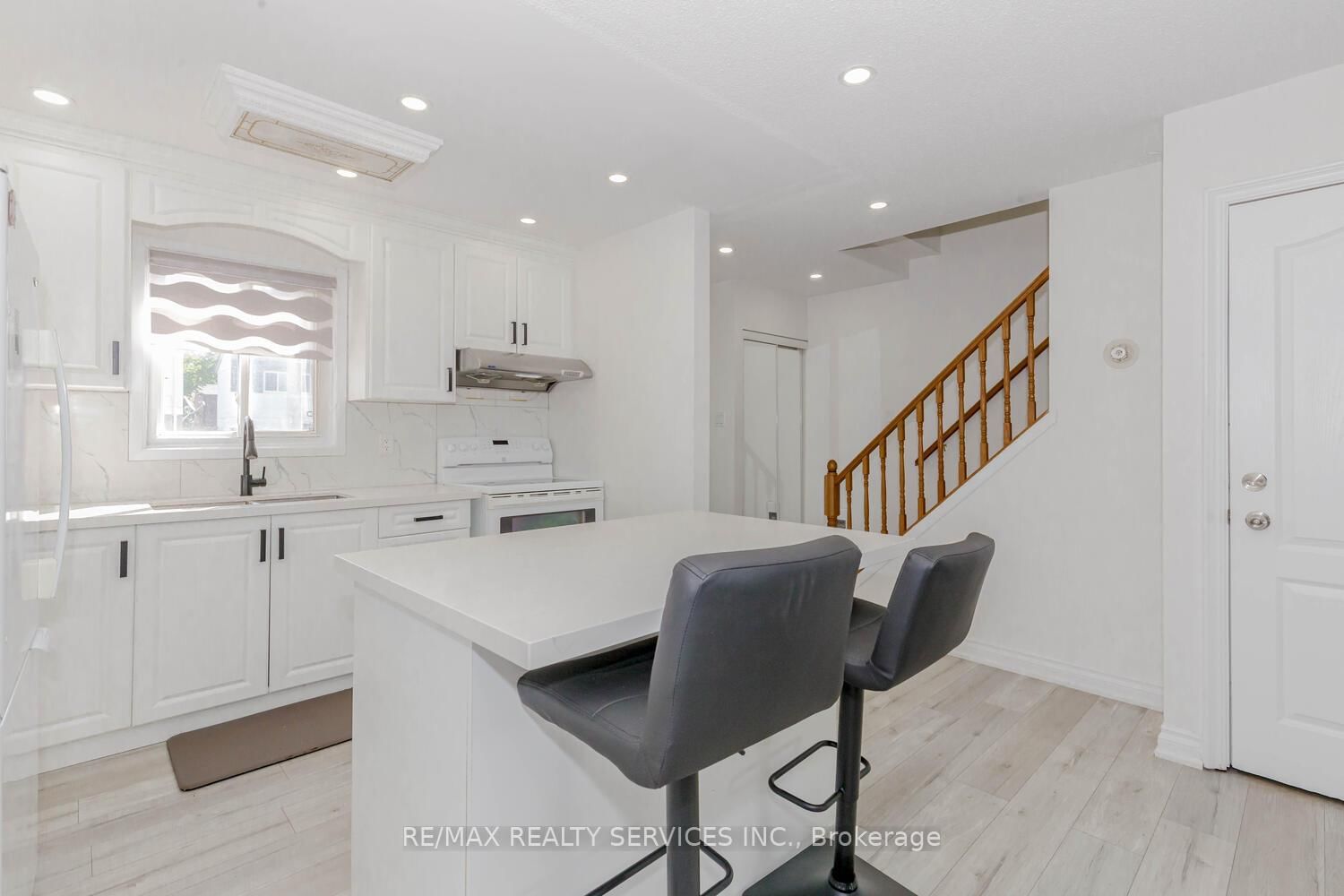 Detached House for sale at 13 Greenbush Court, Brampton, Ontario, L6S 2K2 - Northgate - MLS: W12985234