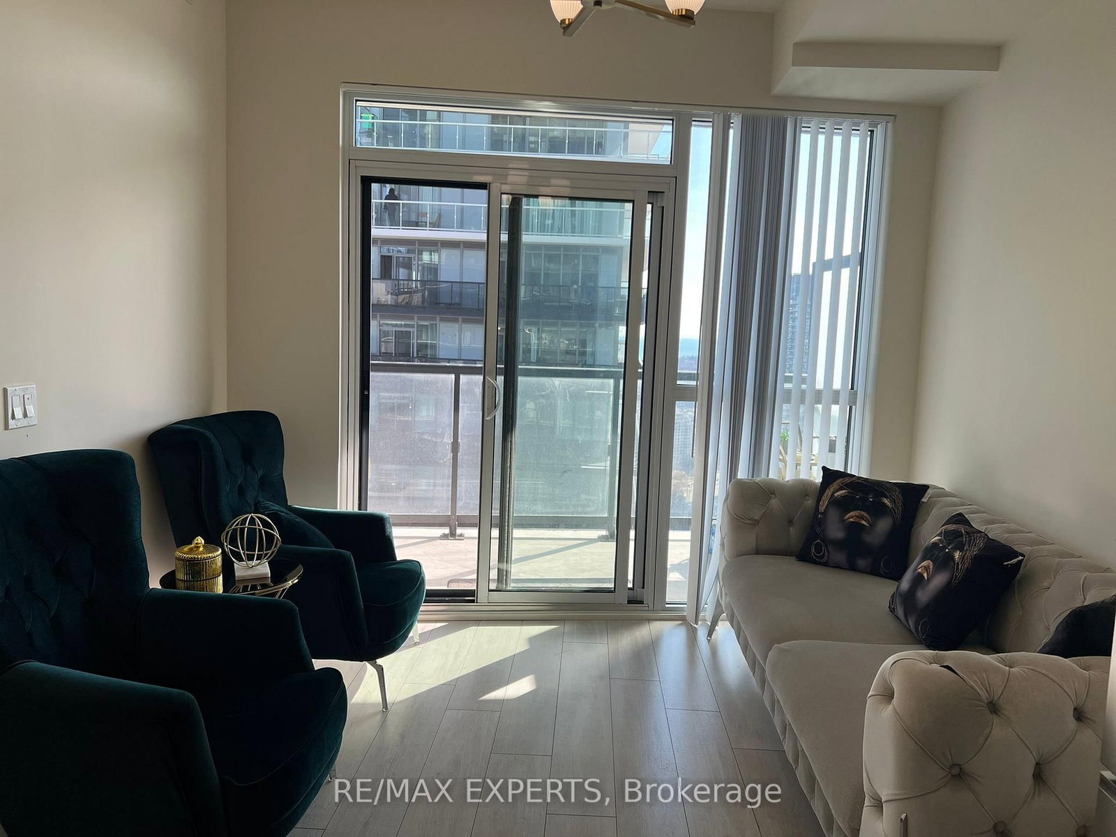 38 Annie Craig Drive, Unit 3806 - Photo 2