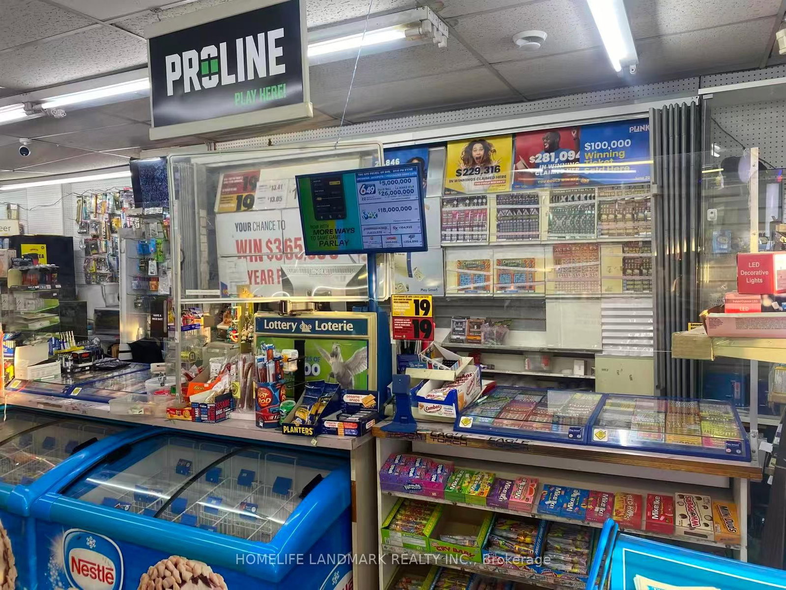 3261 Dufferin Street - Photo 4