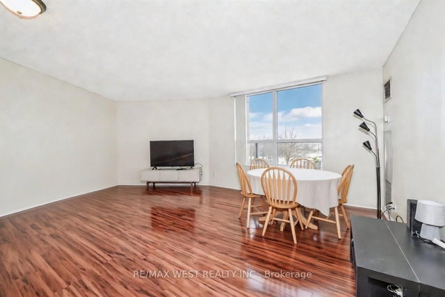 313 - 6 Humberline Drive