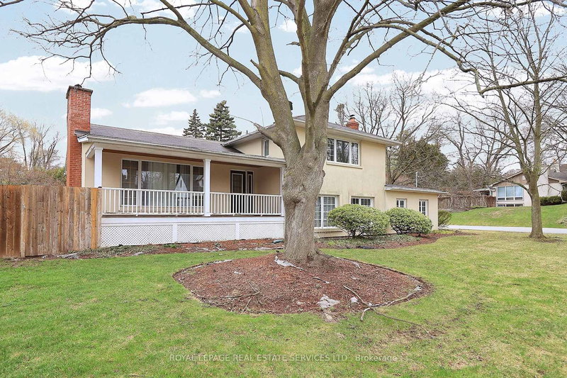 home for lease on 222 Alscot Crescent