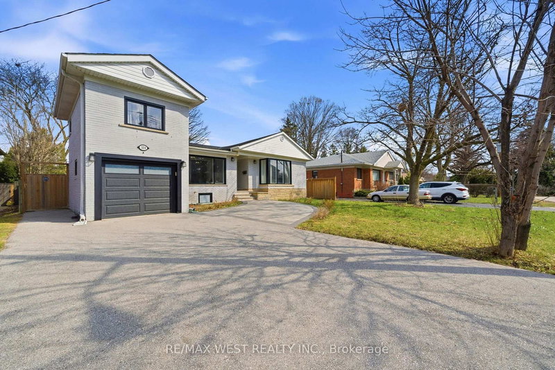 104 Great Oak Dr, Toronto, M9A 1N5 | Image 2