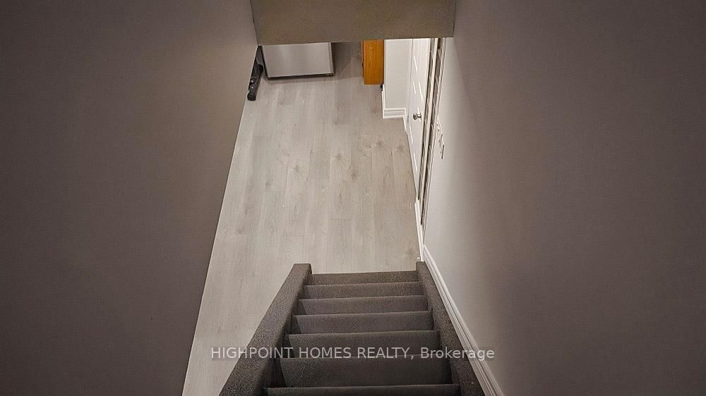 Detached House for sale at 14 Large Court, Brampton, Ontario, L6S 5V2 - Westgate - MLS: W12985642